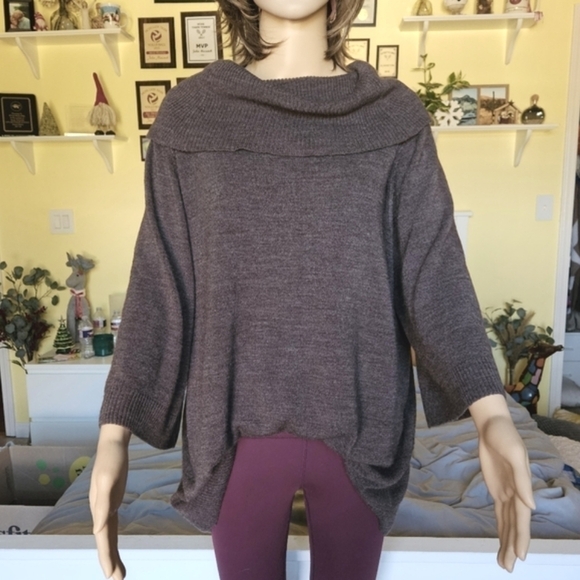 Spring + Mercer Cowl Neck Tunic Sweater - Picture 2 of 13